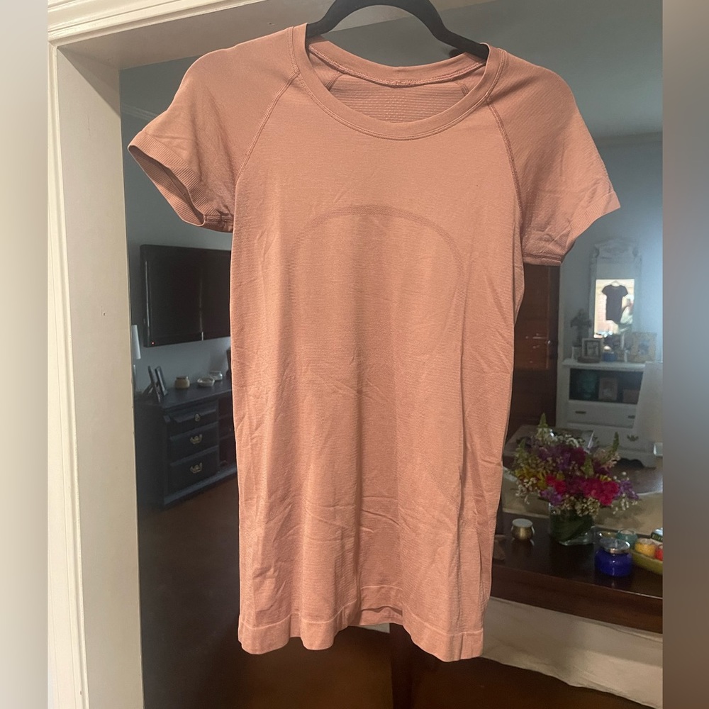 Lululemon swiftly tech short sleeve